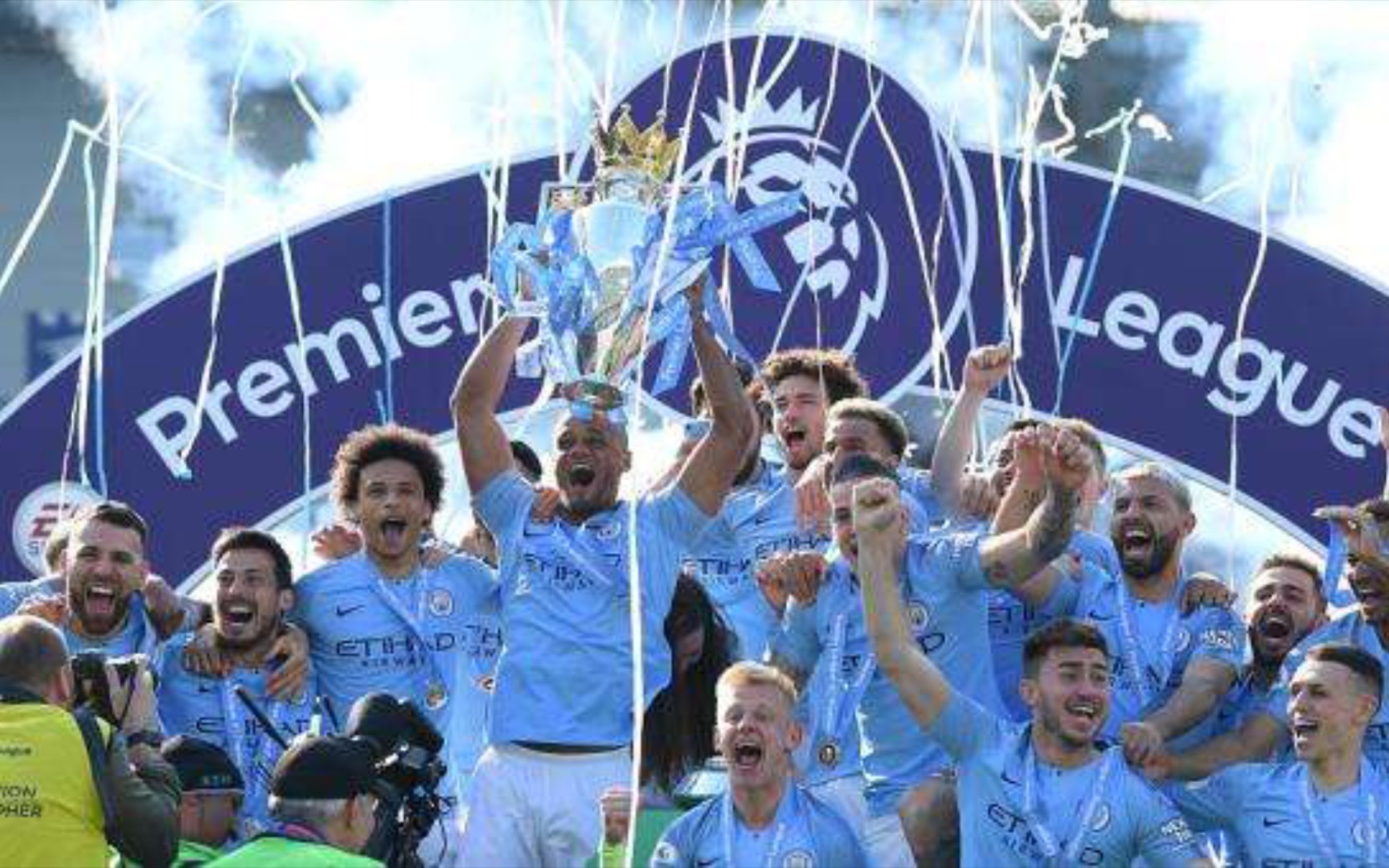 划签下年轻 划签下年轻